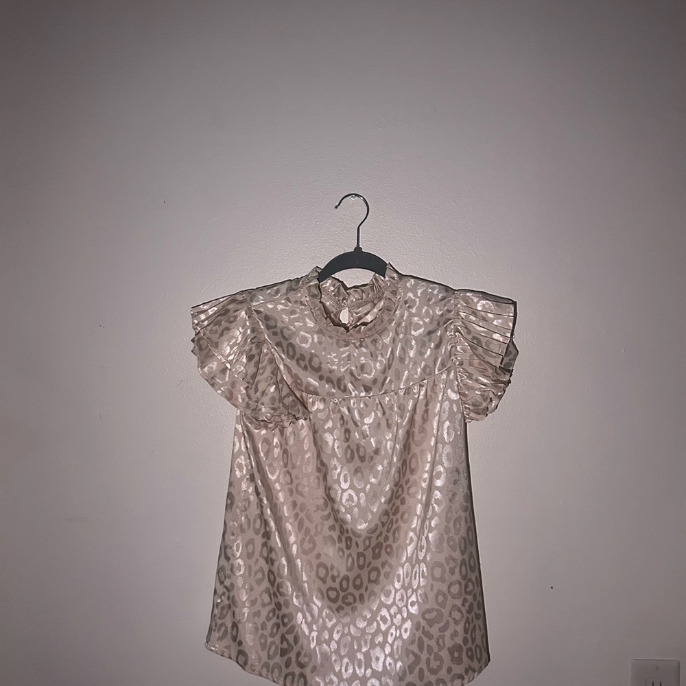 Chic Cream Leopard Print Blouse